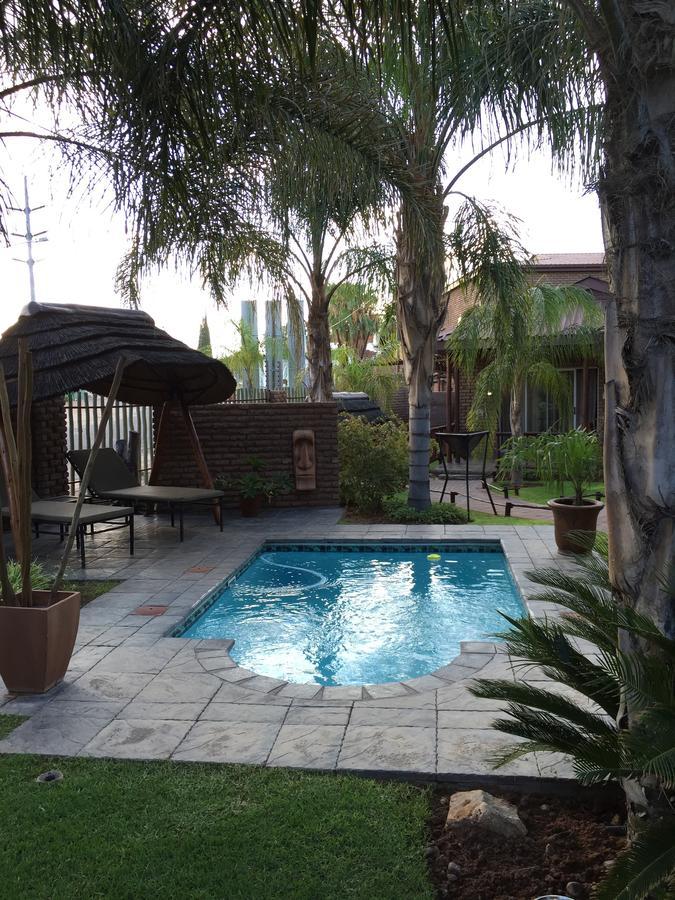 Country Lodge Upington Extérieur photo