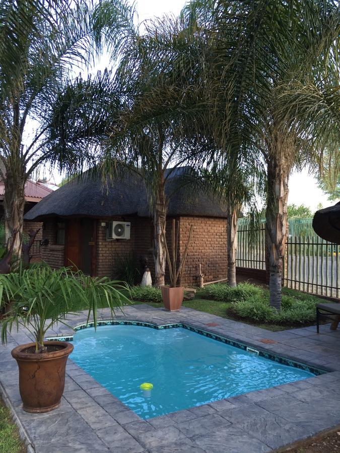 Country Lodge Upington Extérieur photo