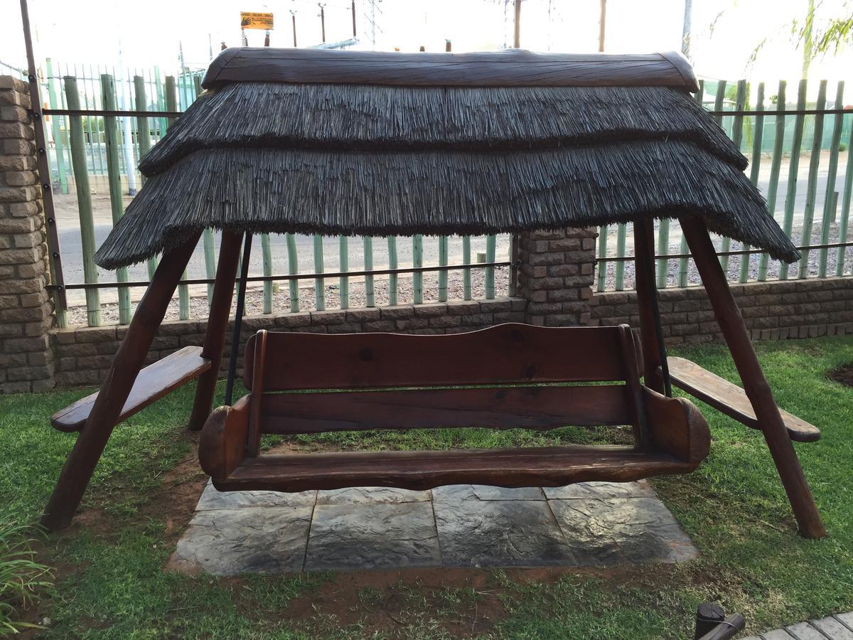 Country Lodge Upington Extérieur photo