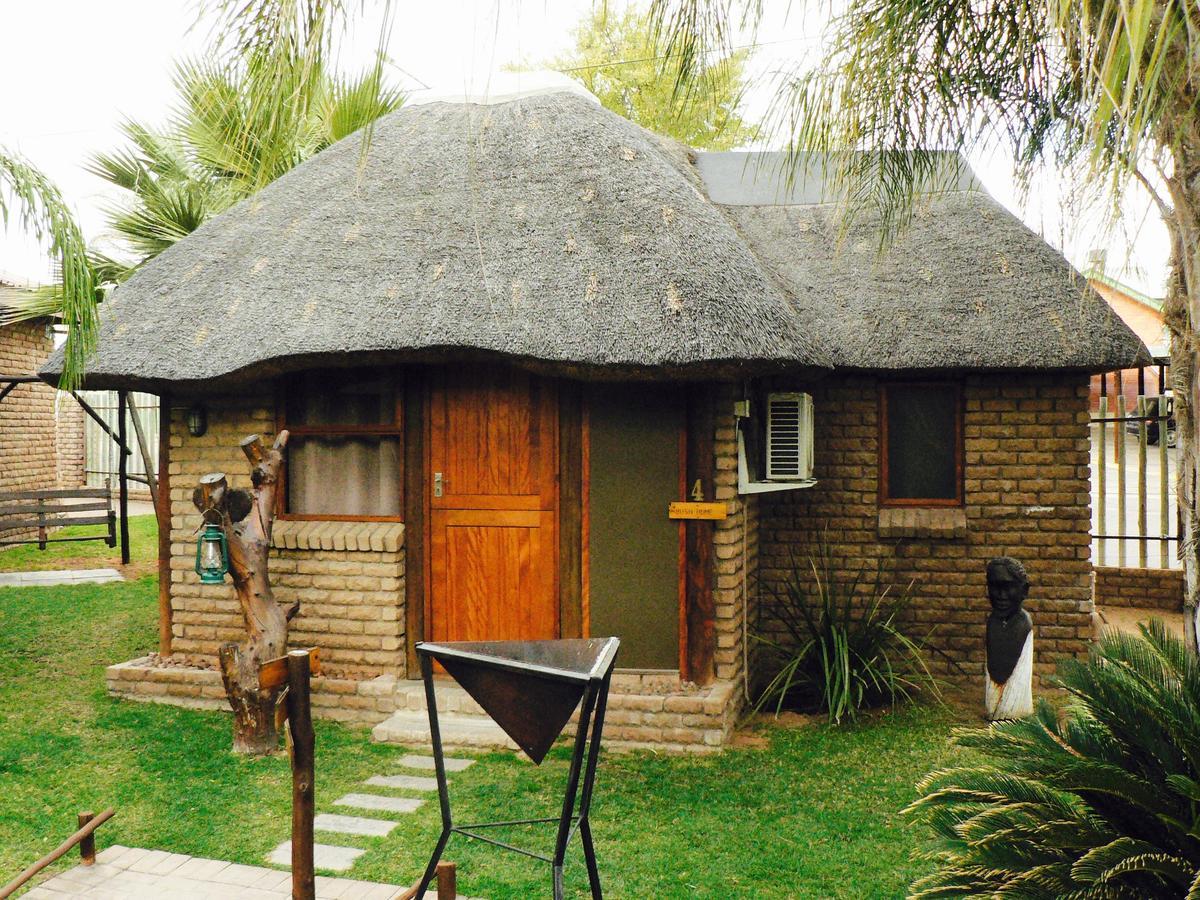 Country Lodge Upington Extérieur photo
