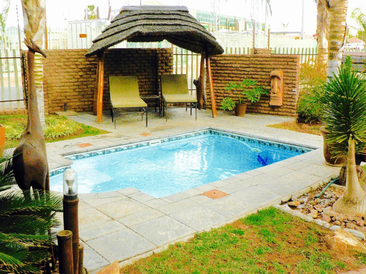 Country Lodge Upington Extérieur photo