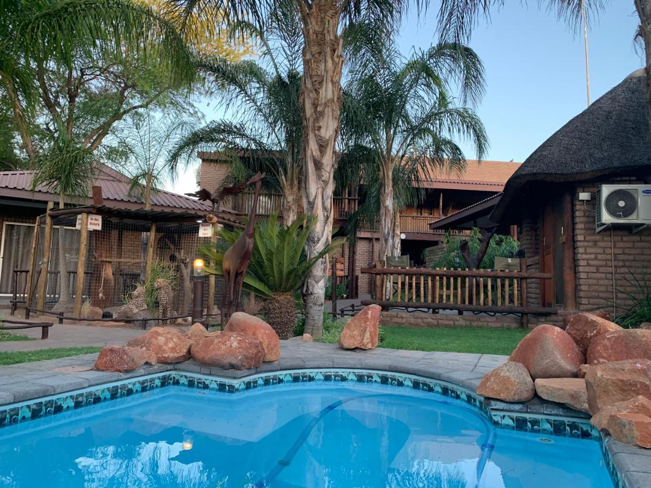 Country Lodge Upington Extérieur photo