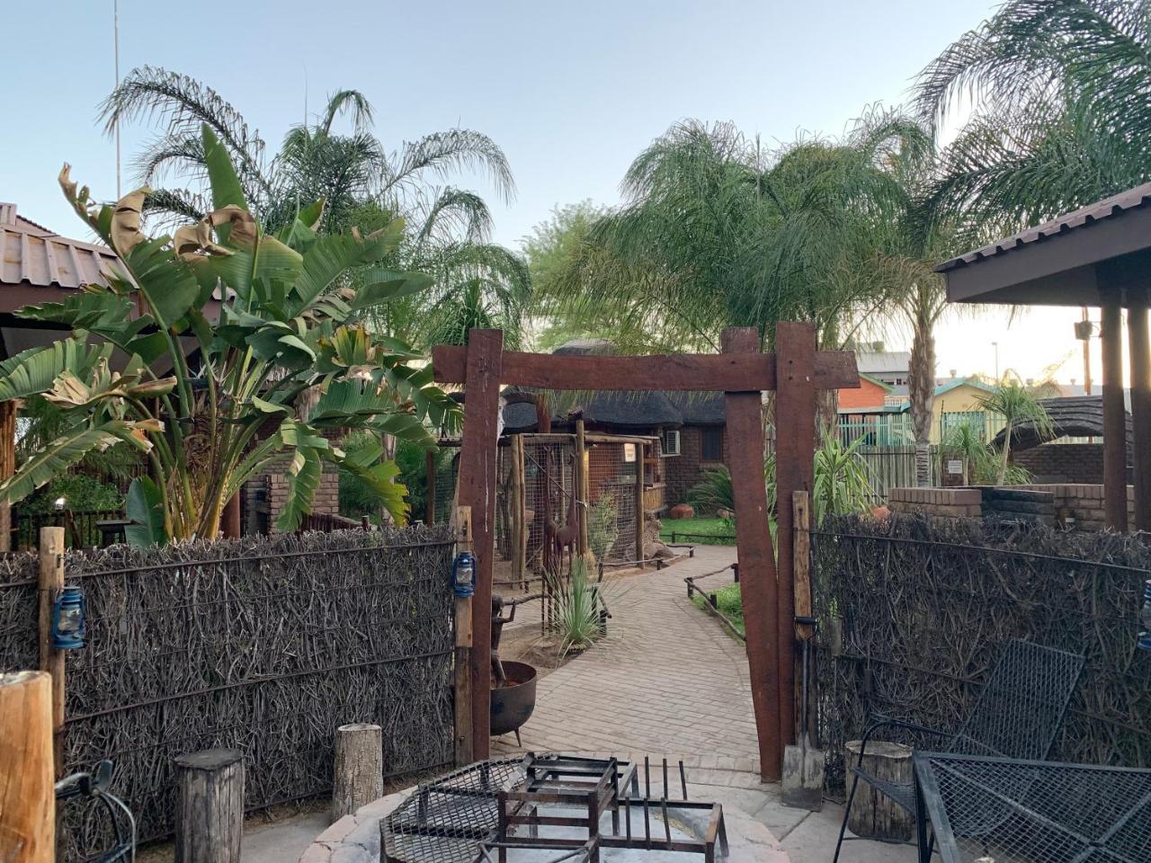 Country Lodge Upington Extérieur photo