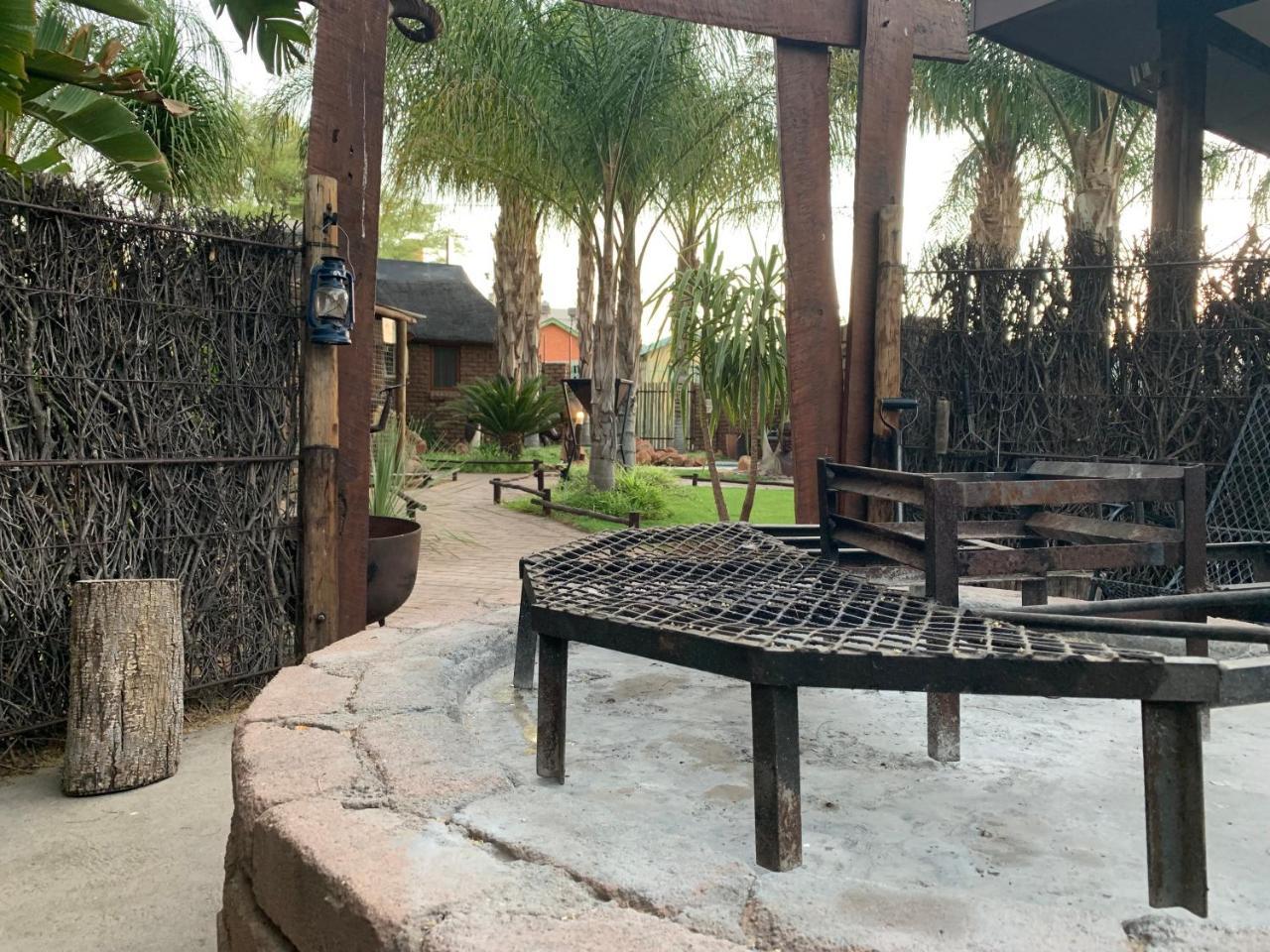 Country Lodge Upington Extérieur photo