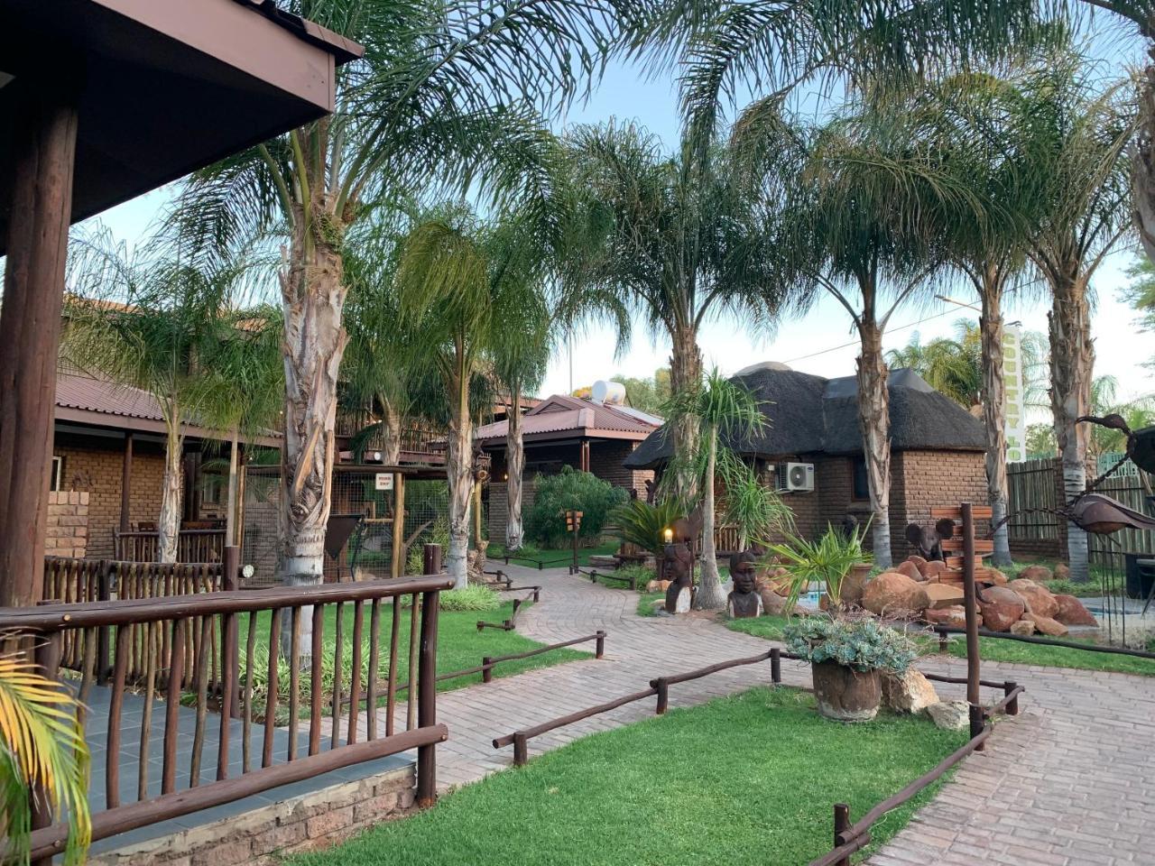Country Lodge Upington Extérieur photo