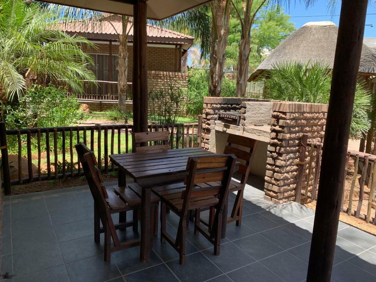 Country Lodge Upington Extérieur photo