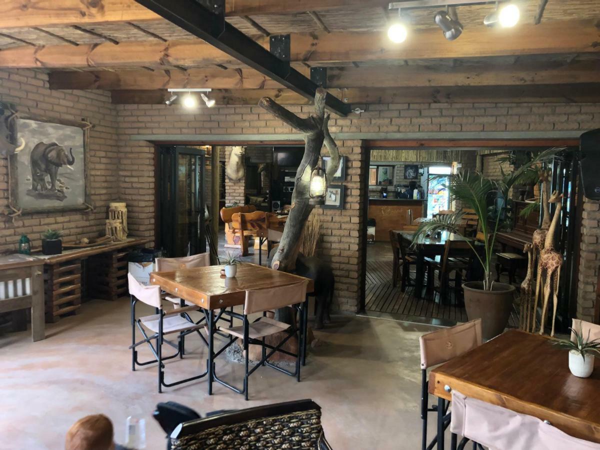 Country Lodge Upington Extérieur photo