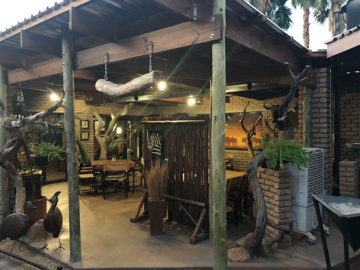 Country Lodge Upington Extérieur photo