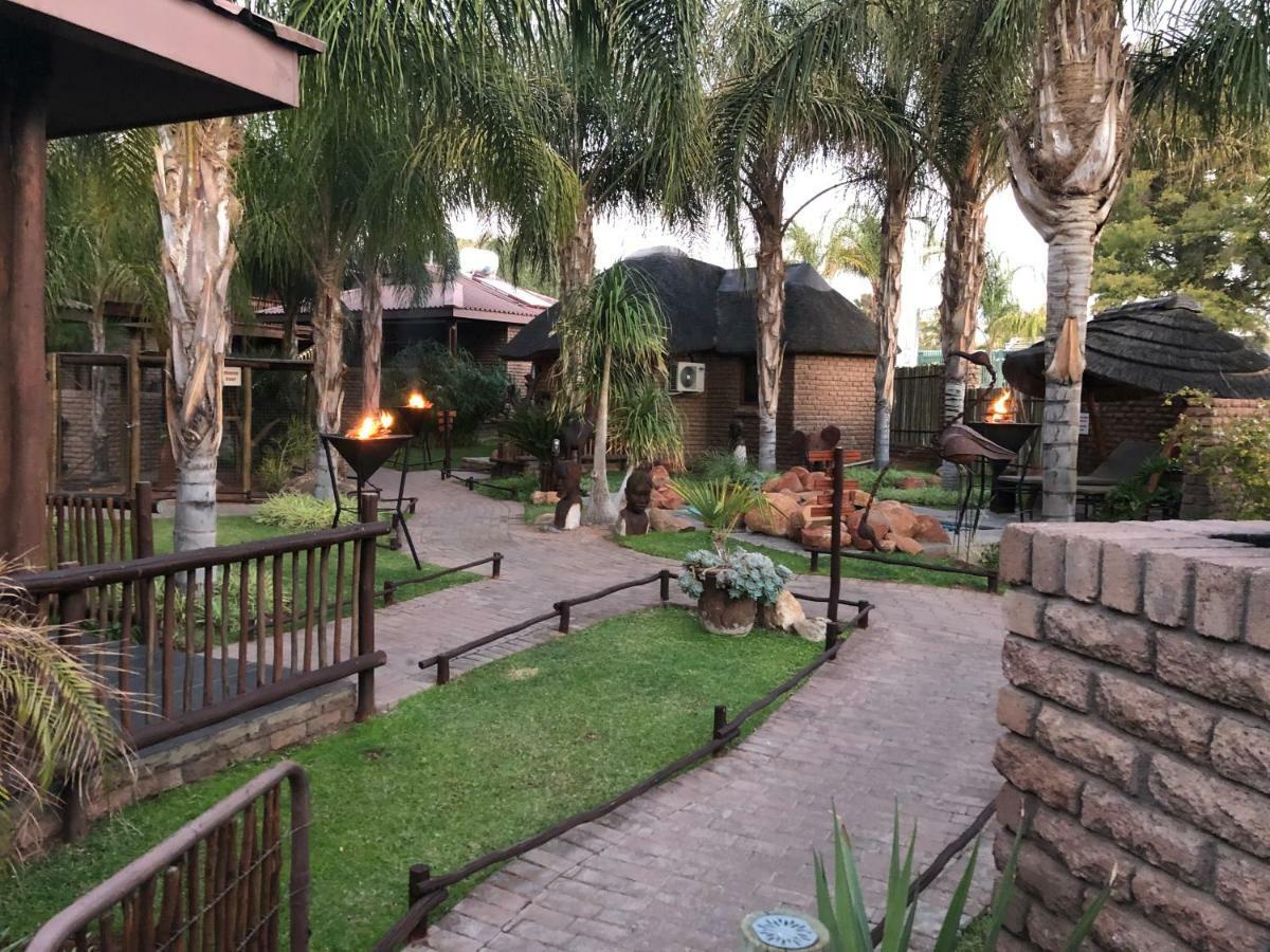 Country Lodge Upington Extérieur photo
