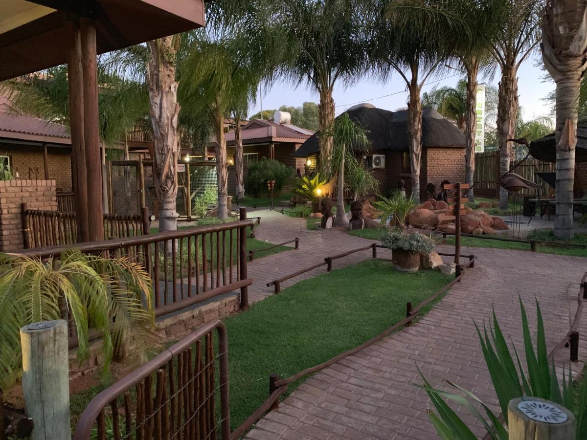 Country Lodge Upington Extérieur photo